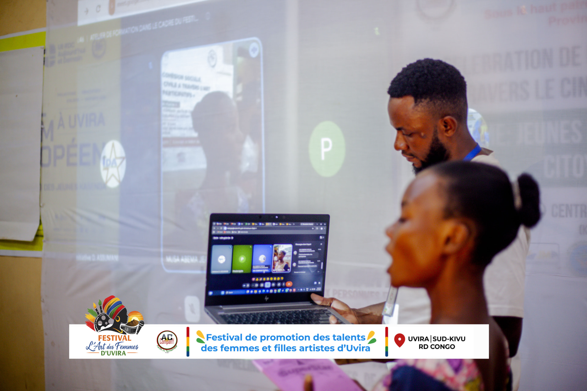 Session pratique et démonstrations en ligne pendant la formation.