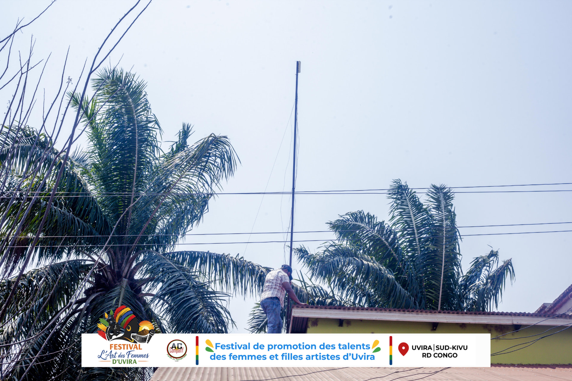 L'antenne installée au-dessus des locaux d'AC Company Faith in Tomorrow Inc ASBL.